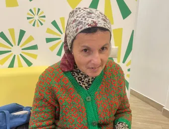 Для Натальи, слабовидящей мастерицы, вязание — это отдушина и возможность заработка