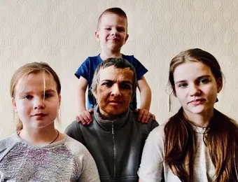 У Марины трое детей, которые верят, что их мама снова сможет ходить