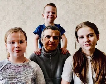У Марины трое детей, которые верят, что их мама снова сможет ходить