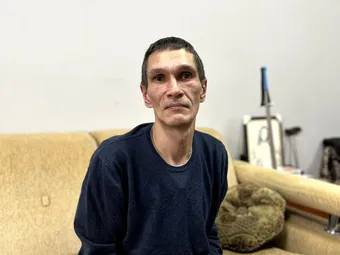 Пенсионер потерял всё: дом, сына, деньги. Помогите Денису Николаевичу вновь обрести уверенность в завтрашнем дне