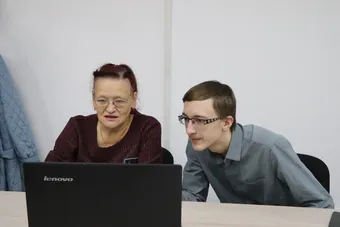 Поддержите сбор средств для ор­га­ни­за­ции бес­плат­ных кон­суль­та­ций по ком­пью­тер­ной гра­мот­но­сти для пен­си­о­не­ров