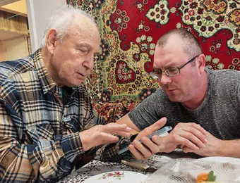 Николай Тимофеевич продолжает жить активно благодаря «Мобильной службе заботы», поддержите проект