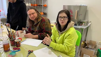 Помогите людям с инвалидностью сохранить рабочие места.