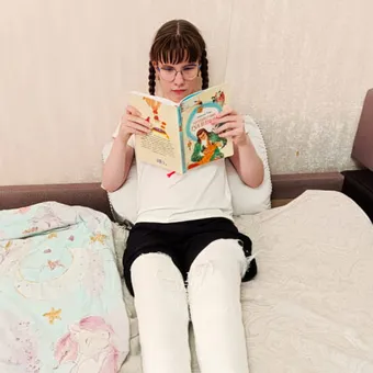 Помоги Нике осуществить заветную мечту — не считать шаги и двигаться свободнее