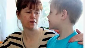Помогите Лене — выпускнице детдома — создать безопасное будущее для своих детей