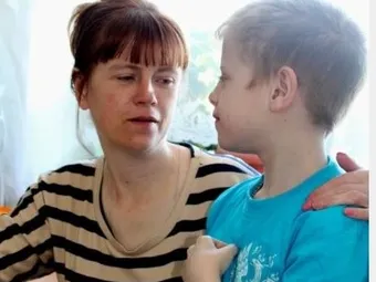 Помогите Лене — выпускнице детдома — создать безопасное будущее для своих детей