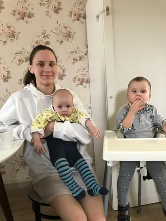 Татьяна осталась одна с двумя сыновьями. С нашей поддержкой она научилась вести хозяйство, общаться с детьми и воспитывать их правильно. 