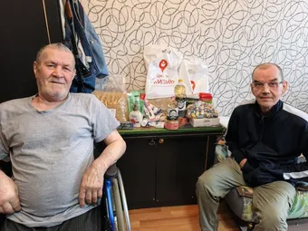 Два друга с инвалидностью без поддержки близких — помогите Владимиру и Николаю