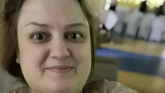 Подарите Юле электроподъёмник, чтобы она могла чаще выходить на улицу.