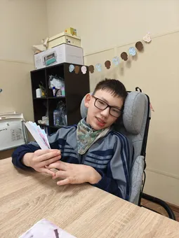 Занятия помогают Нурлану общаться и становиться более уверенным