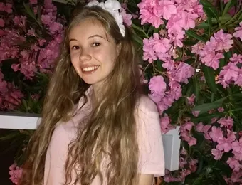 Лиза не собирается уступать болезни. Помогите девушке дождаться операции