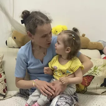Мы помогаем Маше ходить — поддержите её первые шаги