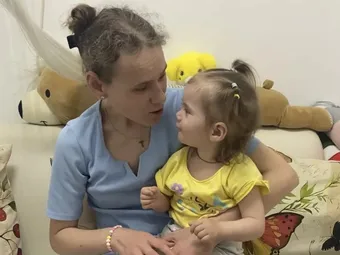 Помоги Маше сделать первые шаги к маме 