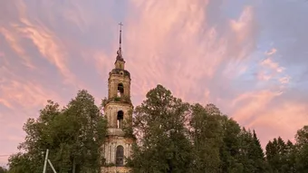Сохраним храм вместе? Иконостас и стены церкви разрушаются. 