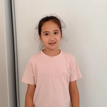 Айлин нужно 48 000 рублей на 48 занятий с специалистами