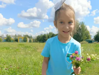 Помочь общаться с другими детьми, чтобы обрести друзей