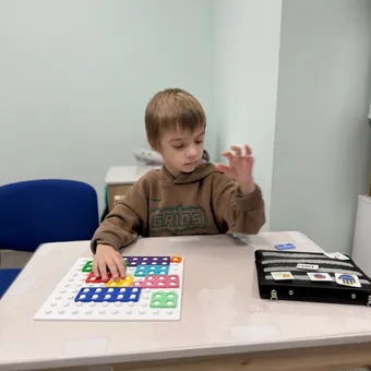 Богдану тяжело быть в обществе, но есть люди, которые его приняли и ценят