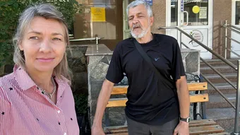 Горячие обеды и поддержка от «Автобуса Жизни» — спасение для Сергея Петровича и других бездомных людей