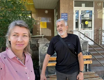 Бездомным людям, среди которых Сергей Петрович, нужна еда и поддержка. Помогите «Автобусу Жизни» отправиться в путь