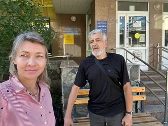 Бездомным людям, среди которых Сергей Петрович, нужна еда и поддержка. Помогите «Автобусу Жизни» отправиться в путь