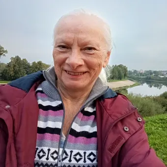 Пожертвование позволит Любови Ивановне продолжить вести популярный блог в сети!