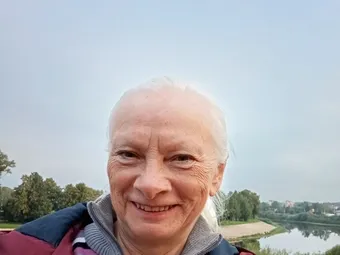 Пожертвование позволит Любови Ивановне продолжить вести популярный блог в сети!